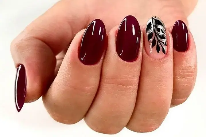 طرح ناخن قرمز